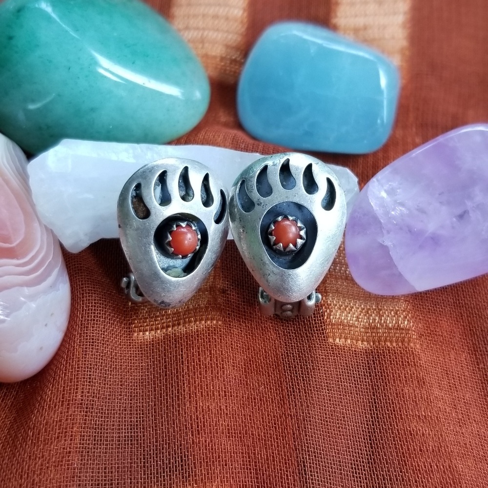Vintage Native American sterling Bearclaw clip ons